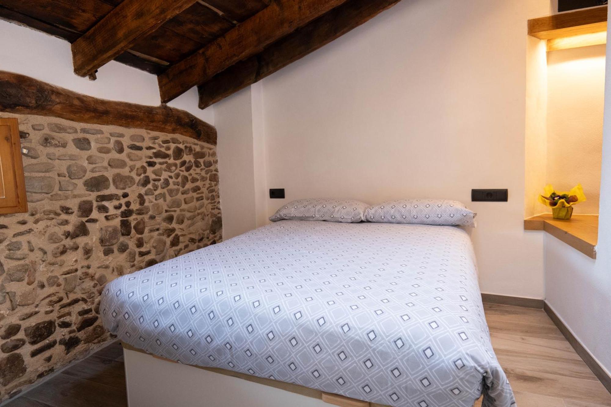 Niu De Queralt Apartment Vic Bagian luar foto