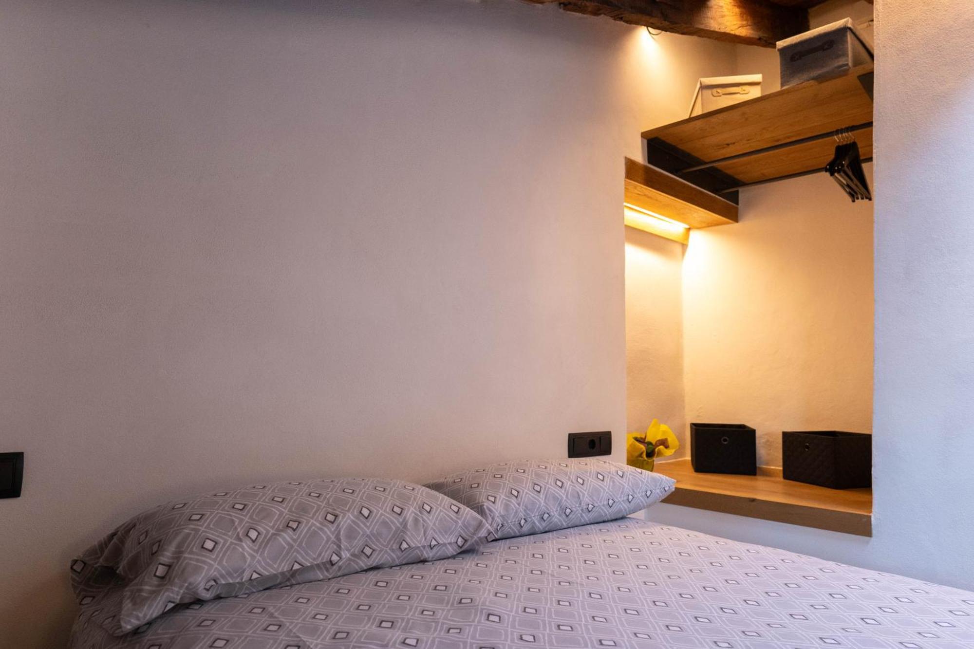 Niu De Queralt Apartment Vic Bagian luar foto